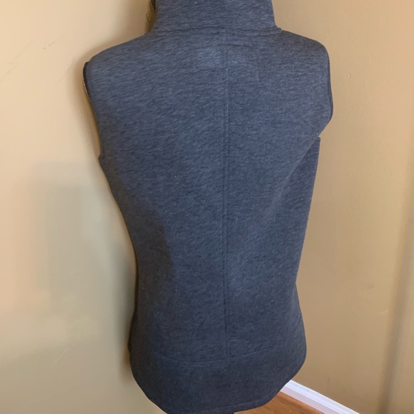 Betsy Johnson Grey performance vest Large - Picture 5 of 6